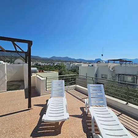 Daire Tranquil Penthouse Turtle Bay Village Esentepe *