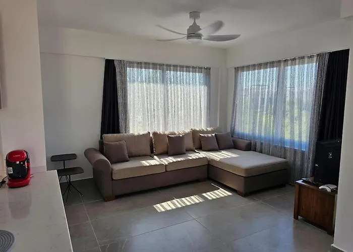 Tranquil Penthouse Turtle Bay Village Esentepe Agios Georgios (Girne)